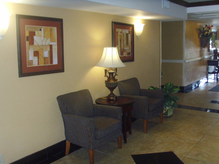 Holiday Inn Express MACON (I-75 & RIVERSIDE) - Macon, GA