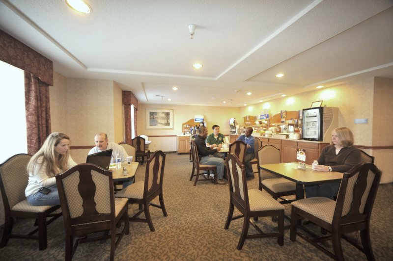 HOLIDAY INN EXPRESS - Moberly, MO