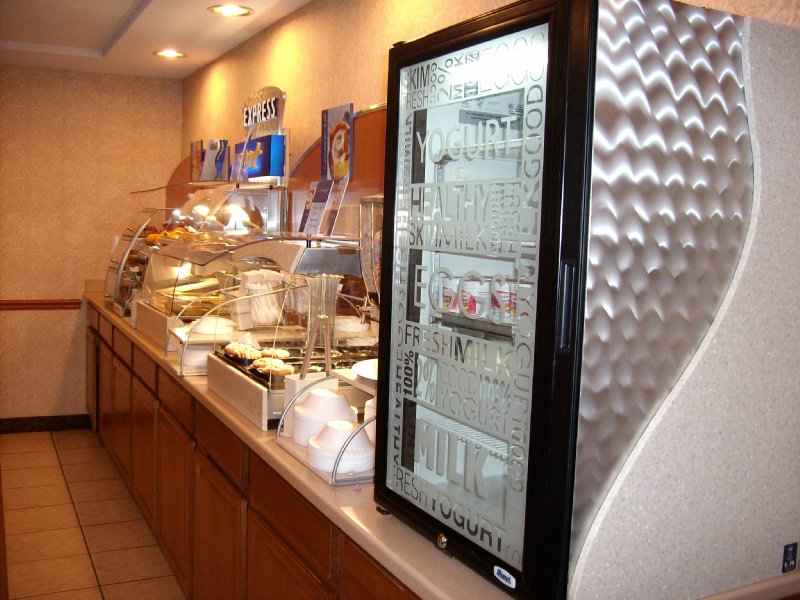 HOLIDAY INN EXPRESS - Moberly, MO