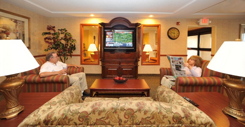 HOLIDAY INN EXPRESS - Moberly, MO