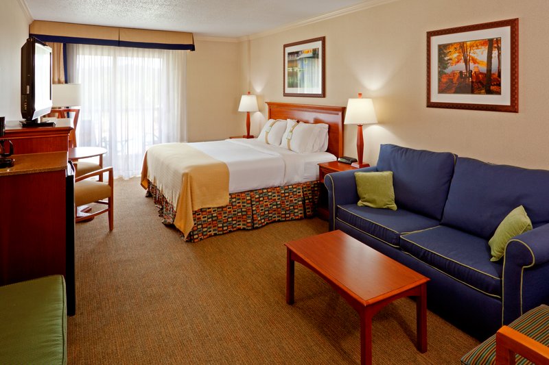 Holiday Inn Resort LAKE GEORGE-TURF - Lake George, NY