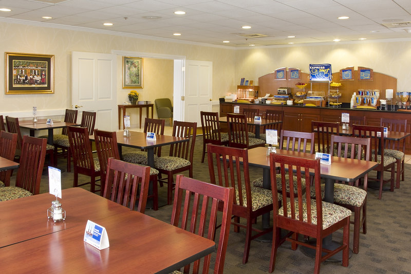 Holiday Inn Express Langhorne-Oxford Valley - Langhorne, PA