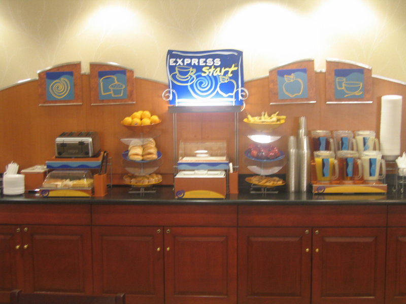 Holiday Inn Express Langhorne-Oxford Valley - Langhorne, PA