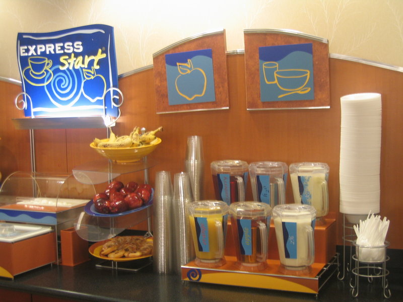 Holiday Inn Express Langhorne-Oxford Valley - Langhorne, PA