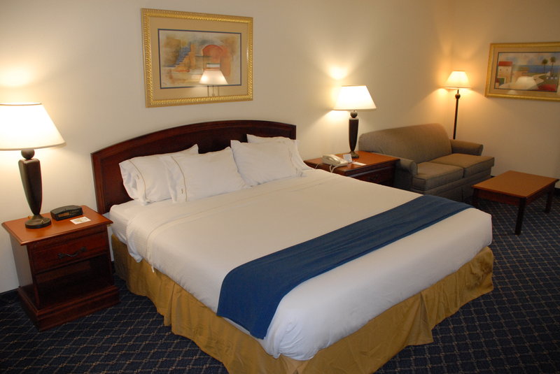Holiday Inn Express - Bryant, AR