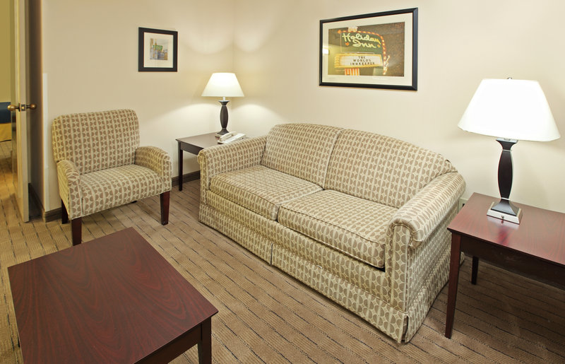 Holiday Inn Express LITTLE ROCK-AIRPORT - Little Rock, AR