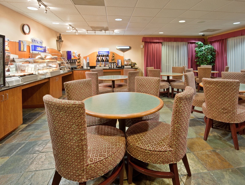 Holiday Inn Express MADERA-YOSEMITE PK AREA - Helm, CA
