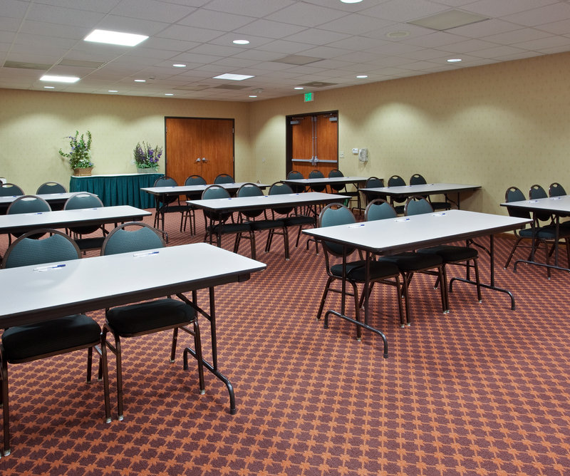 Holiday Inn Express MADERA-YOSEMITE PK AREA - Helm, CA