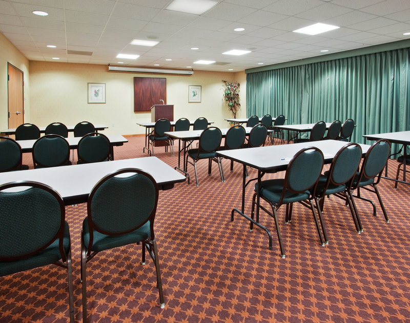Holiday Inn Express MADERA-YOSEMITE PK AREA - Helm, CA