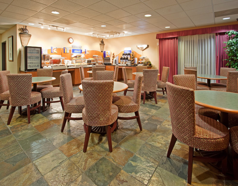 Holiday Inn Express MADERA-YOSEMITE PK AREA - Helm, CA