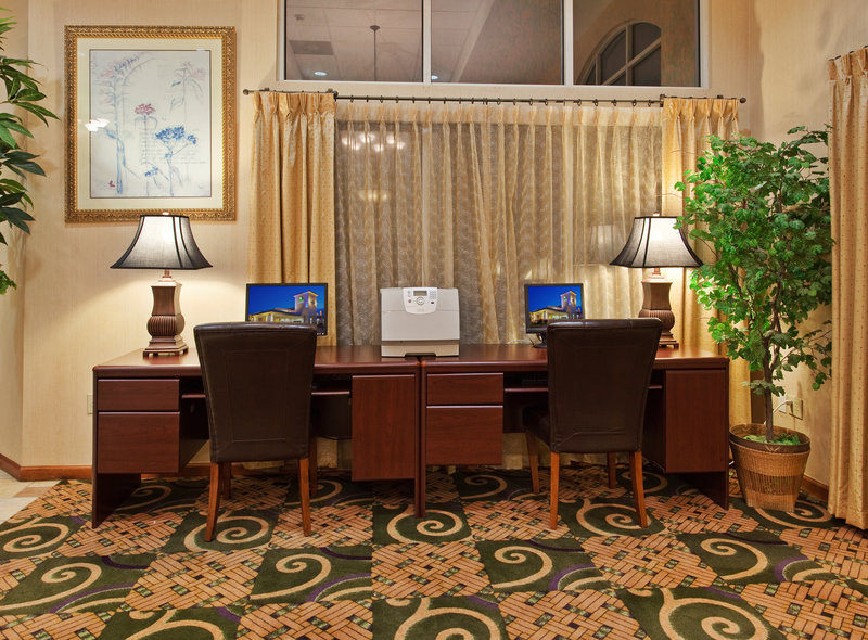 Holiday Inn Express MADERA-YOSEMITE PK AREA - Helm, CA