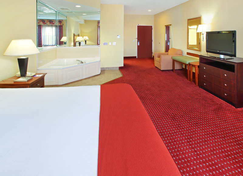 Holiday Inn Express & Suites NORTH LITTLE ROCK - Salem, AR