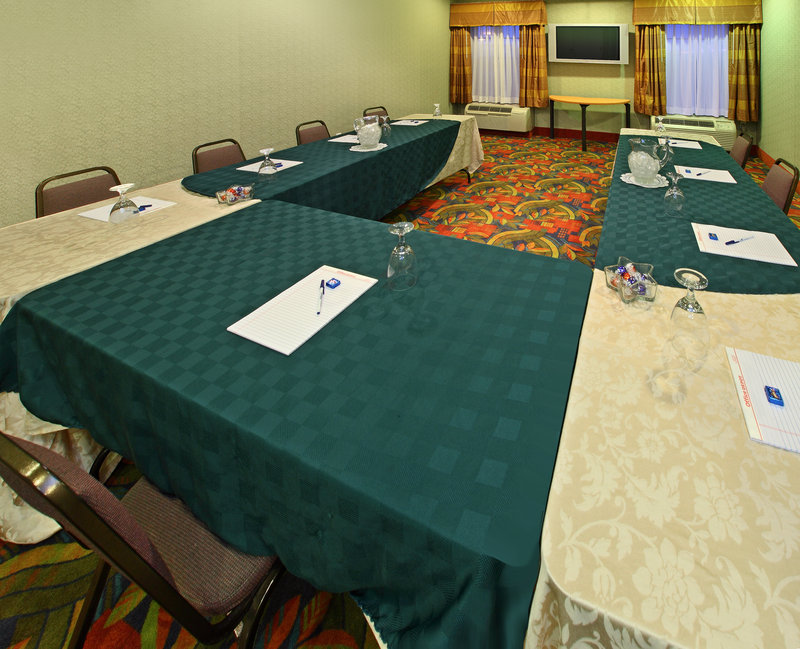 Holiday Inn Express & Suites NORTH LITTLE ROCK - Salem, AR
