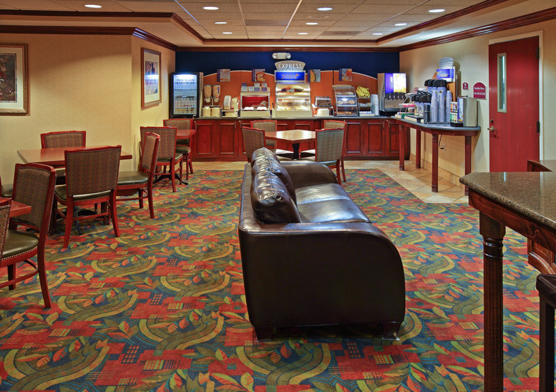 Holiday Inn Express & Suites NORTH LITTLE ROCK - Salem, AR