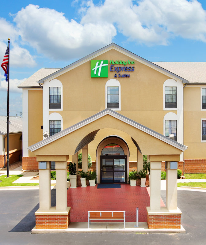 Holiday Inn Express & Suites NORTH LITTLE ROCK - Salem, AR