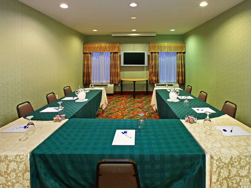 Holiday Inn Express & Suites NORTH LITTLE ROCK - Salem, AR
