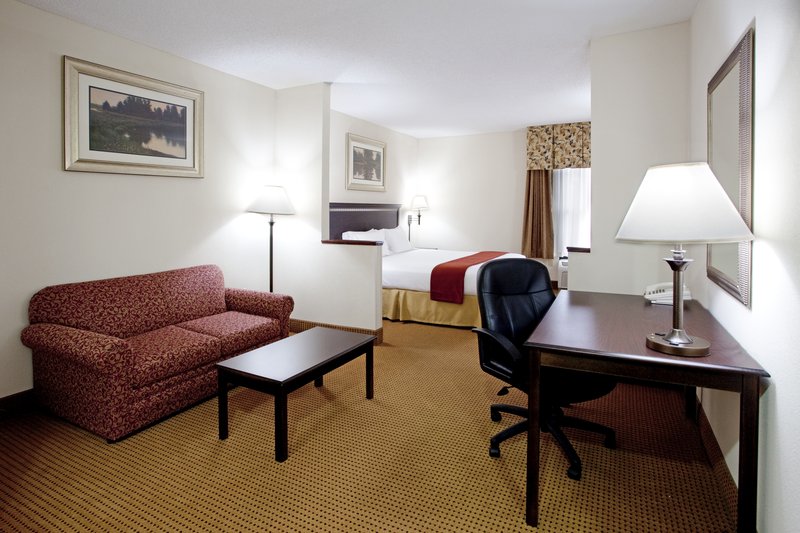 HOLIDAY INN EXPRESS - Lexington, SC