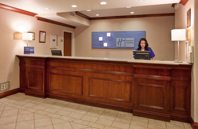 Holiday Inn Express & Suites LAWRENCE - Lawrence, KS