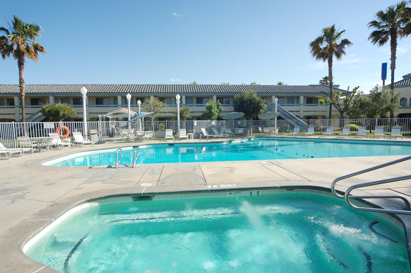 Holiday Inn Express Santa Nella - Riverbank, CA