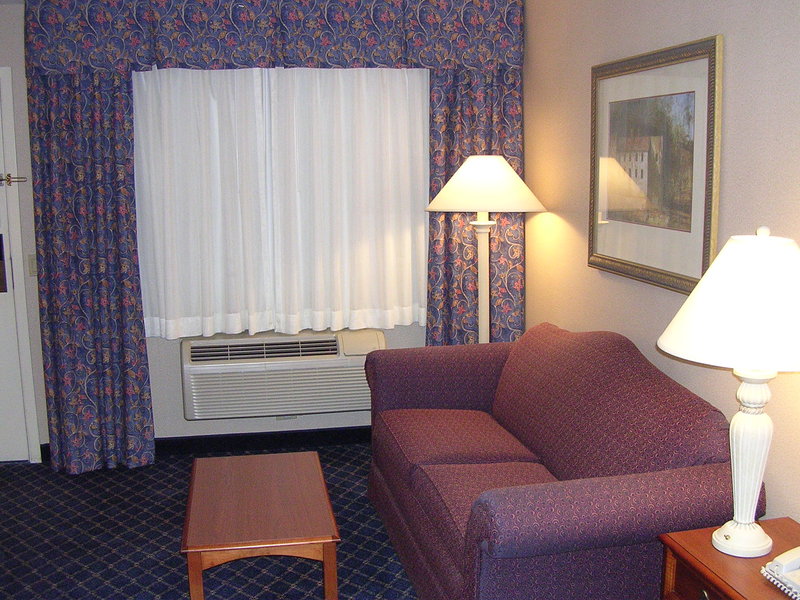 Holiday Inn Express Santa Nella - Riverbank, CA
