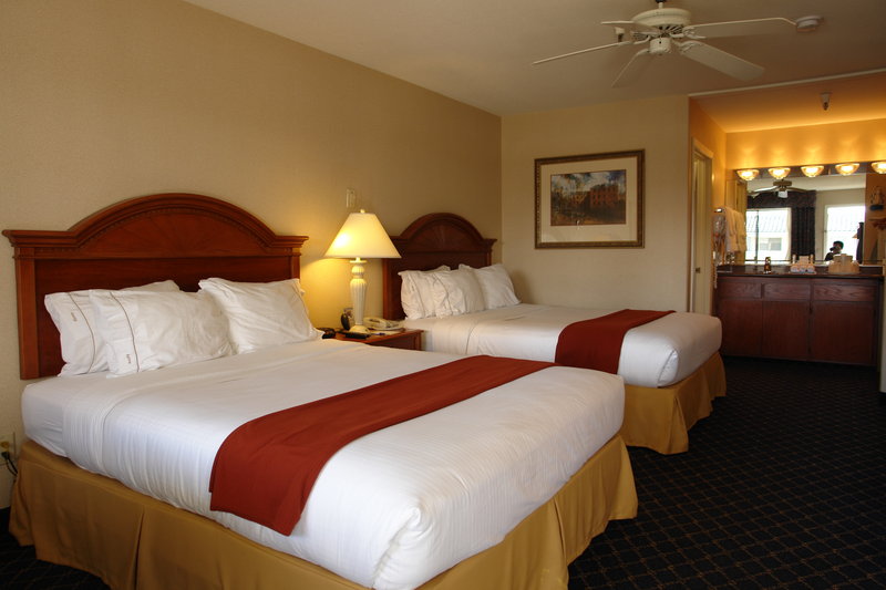 Holiday Inn Express Santa Nella - Riverbank, CA