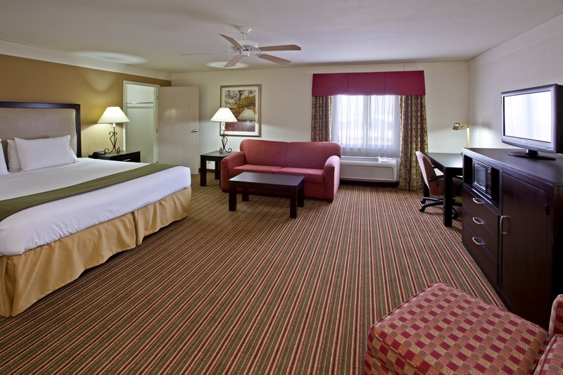 Holiday Inn Express LITCHFIELD - Litchfield, IL