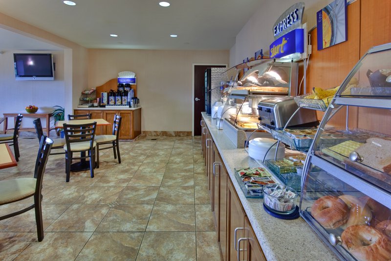 Holiday Inn Express - Lompoc, CA