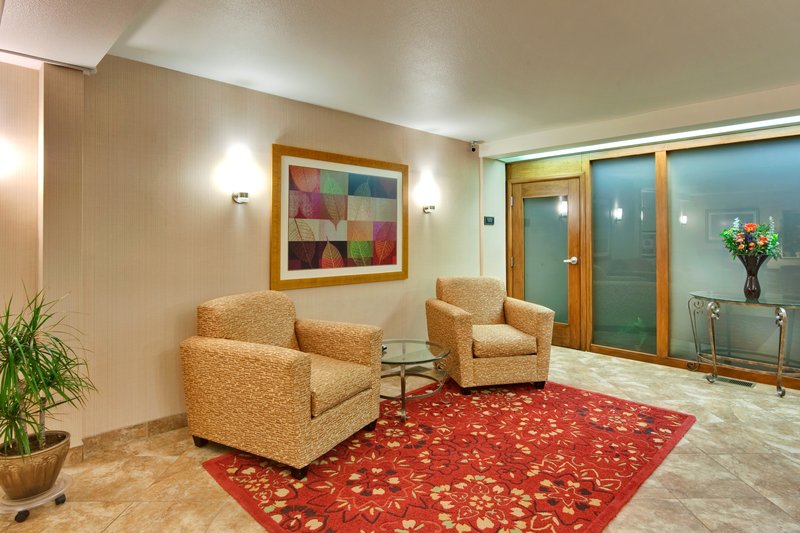 Holiday Inn Express - Lompoc, CA