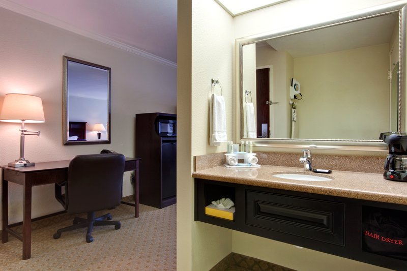 Holiday Inn Express - Lompoc, CA
