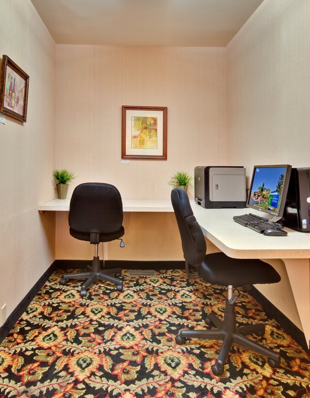 Holiday Inn Express - Lompoc, CA