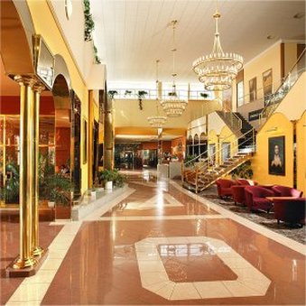 TOP HOTEL Praha & Congress Center - Lobby