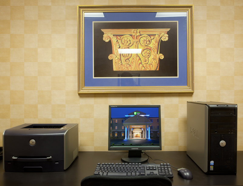 Holiday Inn Express & Suites SWANSEA - Fresno, CA