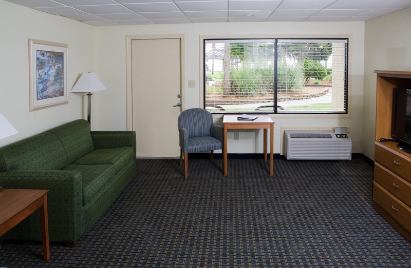 Oceanside Inn & Suites Hotel - Jekyll Island, GA