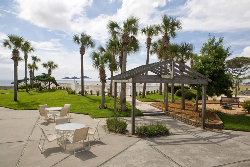 Oceanside Inn & Suites Hotel - Jekyll Island, GA