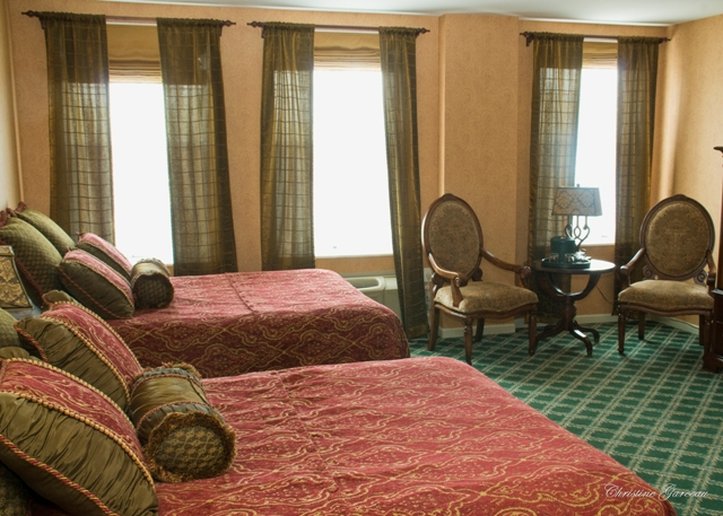 Landmark Inn - Marquette, MI