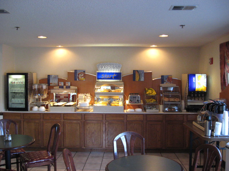 HOLIDAY INN EXPRESS-DAHLGREN - King George, VA