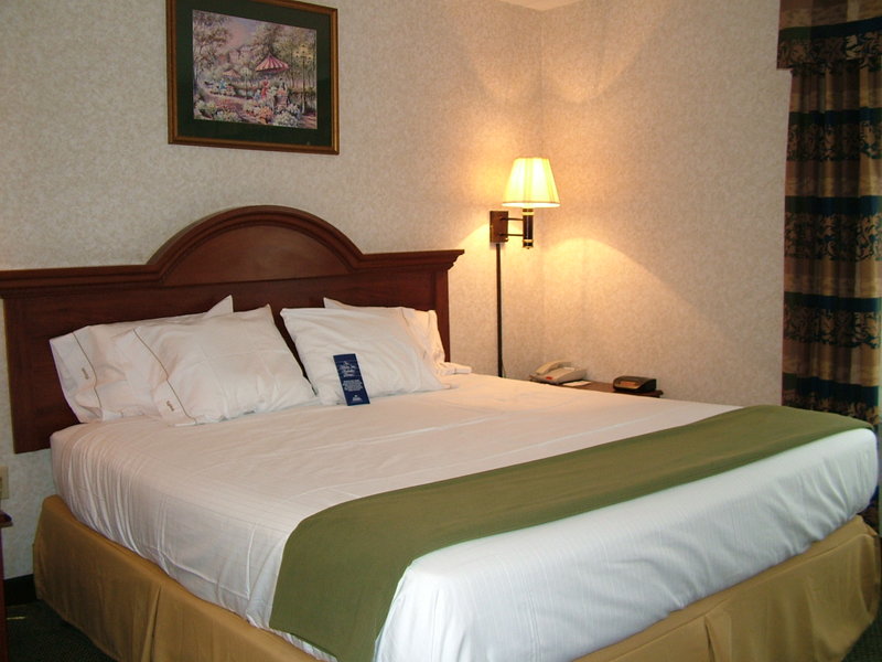 HOLIDAY INN EXPRESS-DAHLGREN - King George, VA