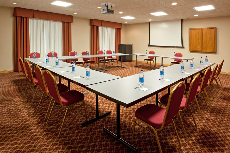 HOLIDAY INN EXPRESS-UTICA - Utica, MI