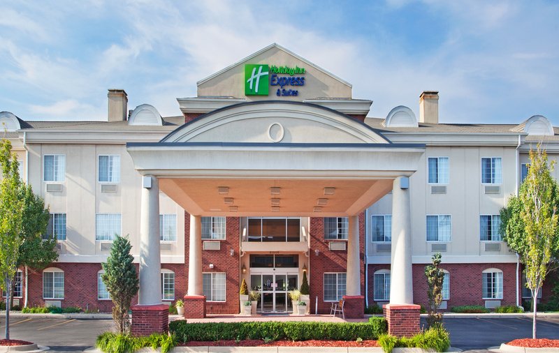 Holiday Inn Express & Suites WOODHAVEN - Trenton, MI