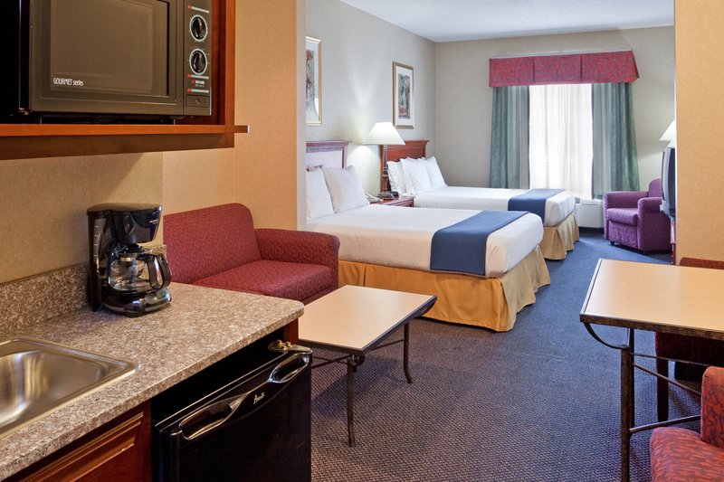 Holiday Inn Express & Suites WOODHAVEN - Trenton, MI