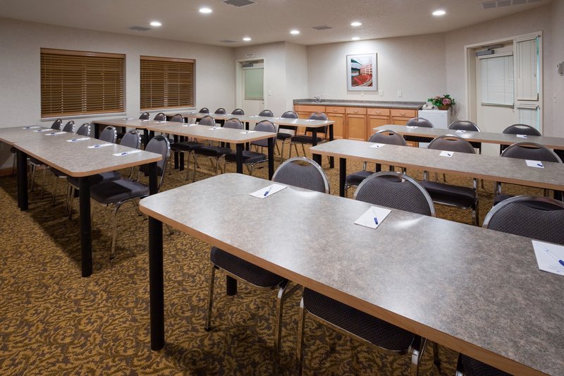 Candlewood Suites-Appleton - Hilbert, WI