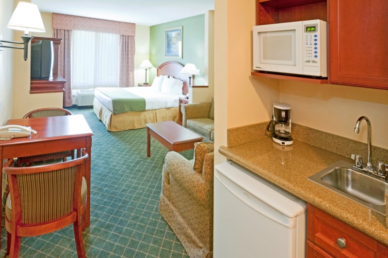 Holiday Inn Express Hotel & Suites Commerce - Commerce, TX