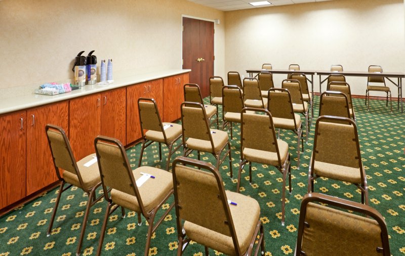 HOLIDAY INN EXPRESS - Commerce, TX