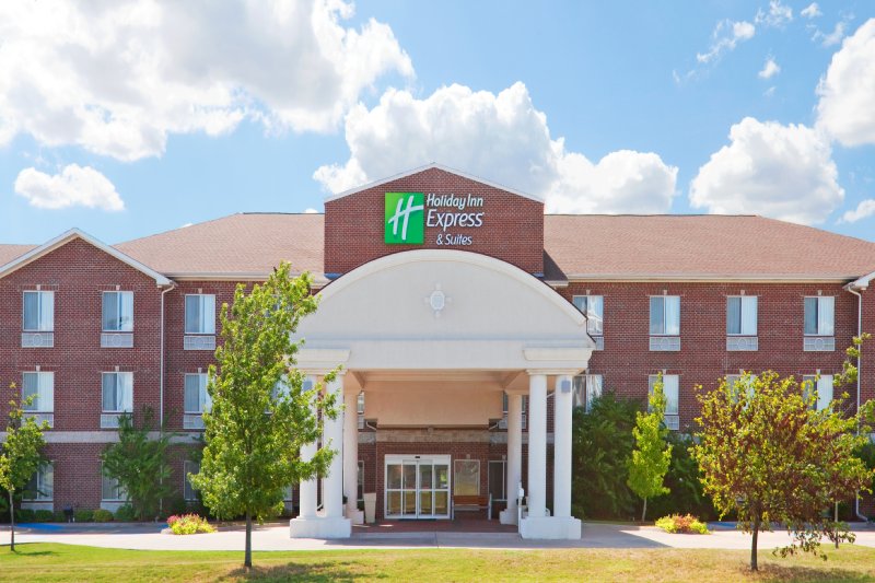 HOLIDAY INN EXPRESS - Commerce, TX