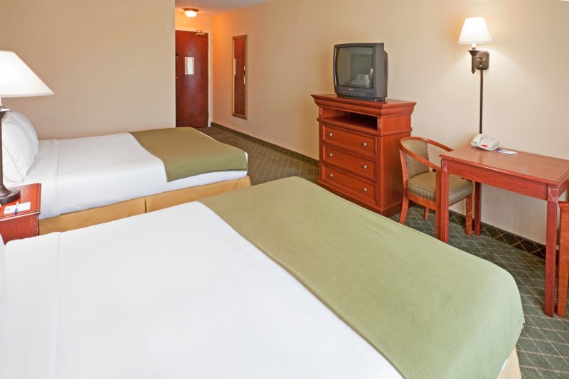 HOLIDAY INN EXPRESS - Commerce, TX