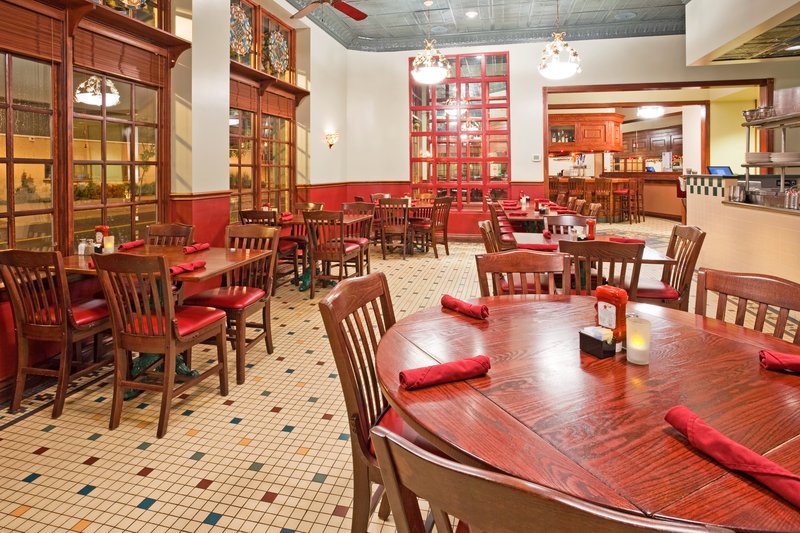 Holiday Inn Hotel & Suites LA CROSSE - Hillsboro, WI