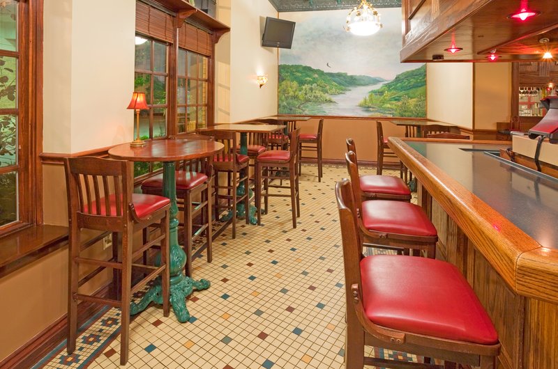 Holiday Inn Hotel & Suites LA CROSSE - Hillsboro, WI