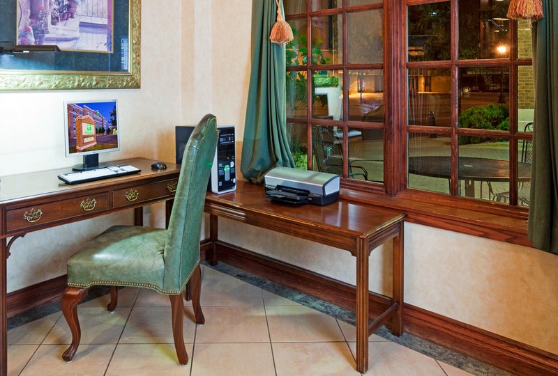 Holiday Inn Hotel & Suites LA CROSSE - Hillsboro, WI