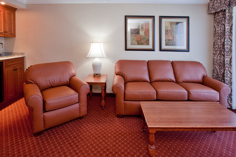 HOLIDAY INN-UNIVERSITY - Blacksburg, VA