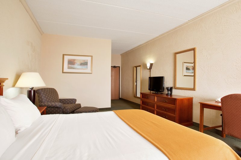 Holiday Inn Express RACINE AREA (I-94 AT EXIT 333) - Sturtevant, WI